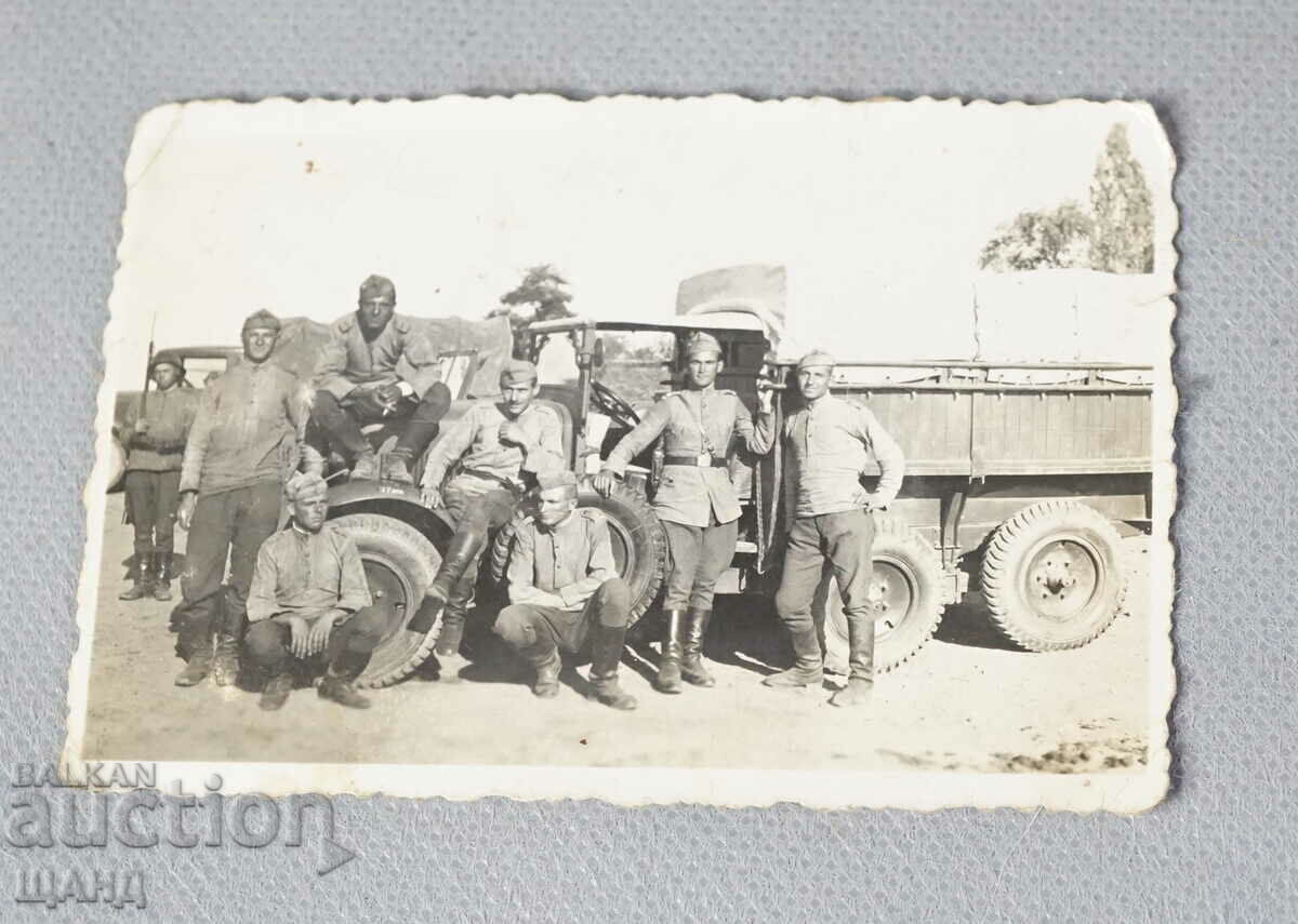 Old Military Fotografie grup de soldați uniformă camion