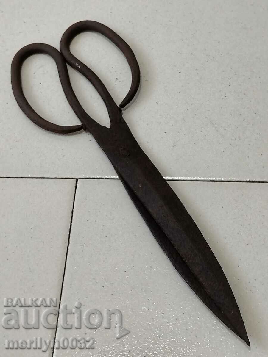 Αναγεννησιακό σφυρήλατο ψαλίδι, σφυρήλατο σίδερο με τιμή 56.00 BGN | € 28.63 Αναγεννησιακό σφυρήλατο ψαλίδι, σφυρήλατο σίδερο με τιμή 56.00 BGN | € 28.63