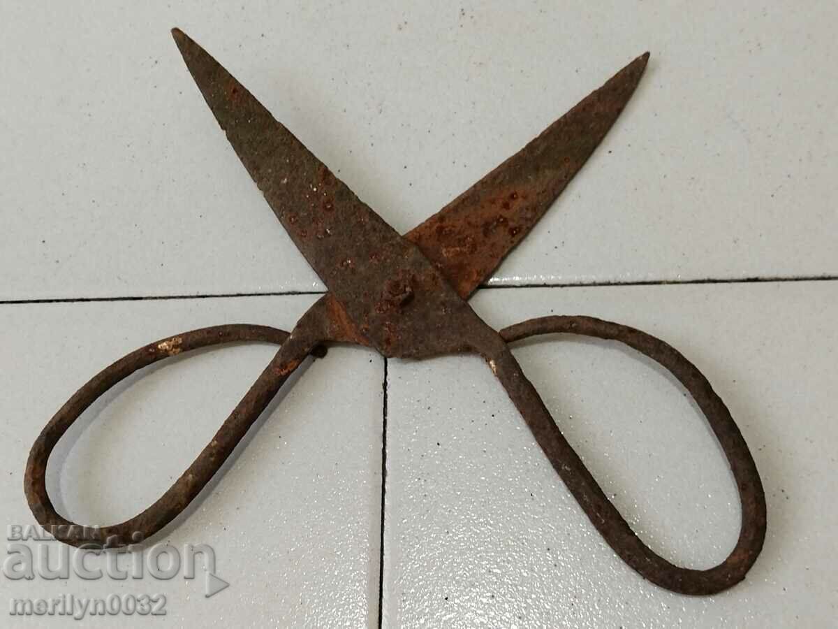 Δημοπρασία Αναγεννησιακό σφυρήλατο ψαλίδι, σφυρήλατο σίδερο Δημοπρασία Αναγεννησιακό σφυρήλατο ψαλίδι, σφυρήλατο σίδερο