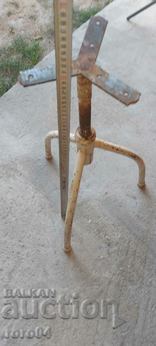 Delivery of MEDICAL / DENTAL CHAIR ON SCREW