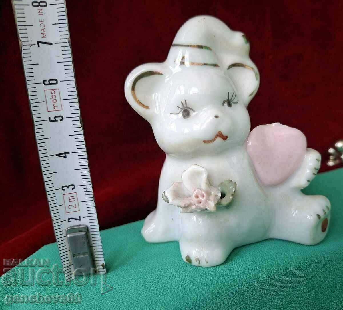 Licitație Ursul de porțelan Licitație Ursul de porțelan