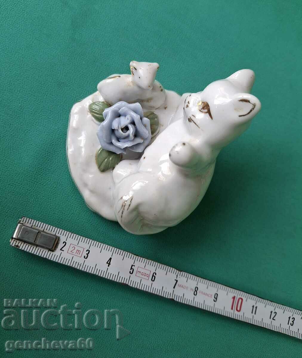 Porcelain cat figurine - 6