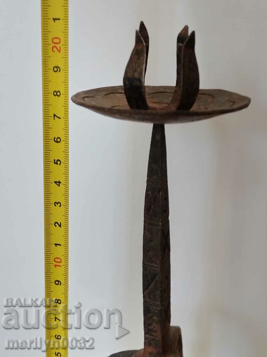 Auction  Old wrought iron candlestick lamp