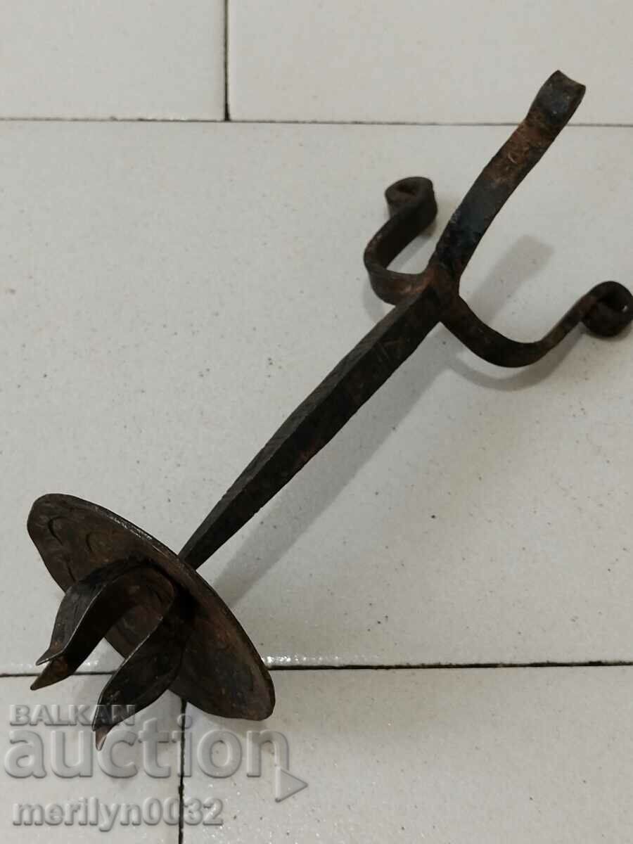 Delivery of Old wrought iron candlestick lamp