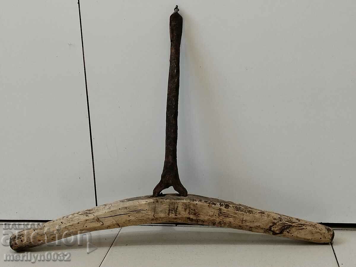 Auction Old carpenter's drill, drill, tool, wrought iron Auction Old carpenter's drill, drill, tool, wrought iron