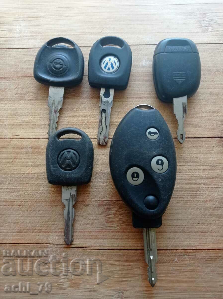 O mulțime de chei de mașină O mulțime de chei de mașină