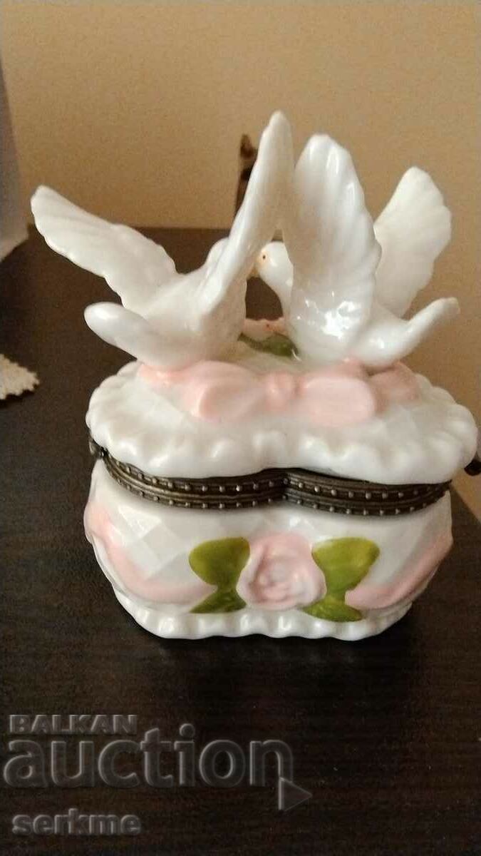 Auction  Porcelain box