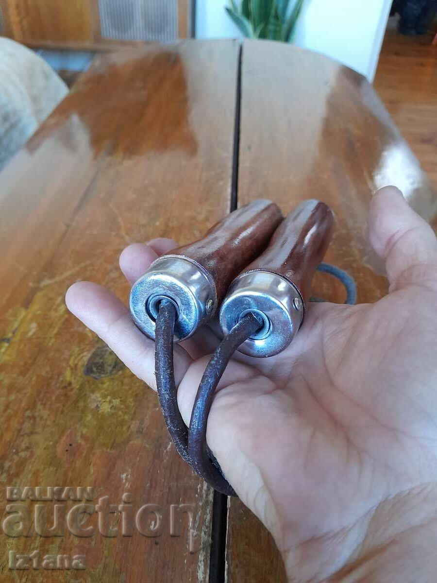 Delivery of An old children's rope Delivery of An old children's rope