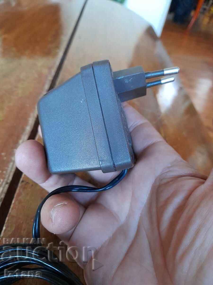 Sursă de alimentare veche, adaptor, adaptor Elka, Elka cu preț 37.00 BGN | € 18.92