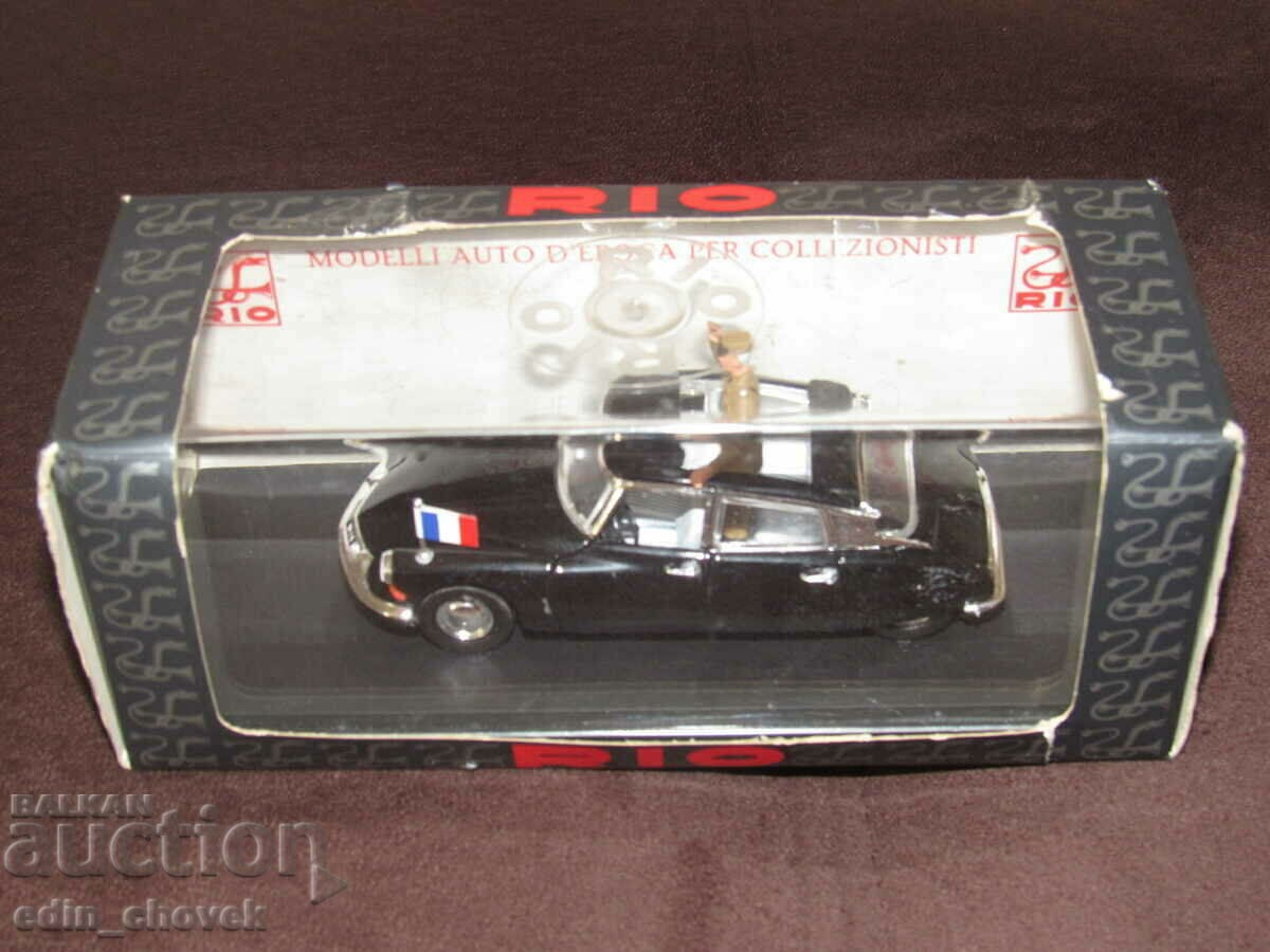 1/43 RiO Italia Citroen DS19 cu figurina generalului De Gaulle