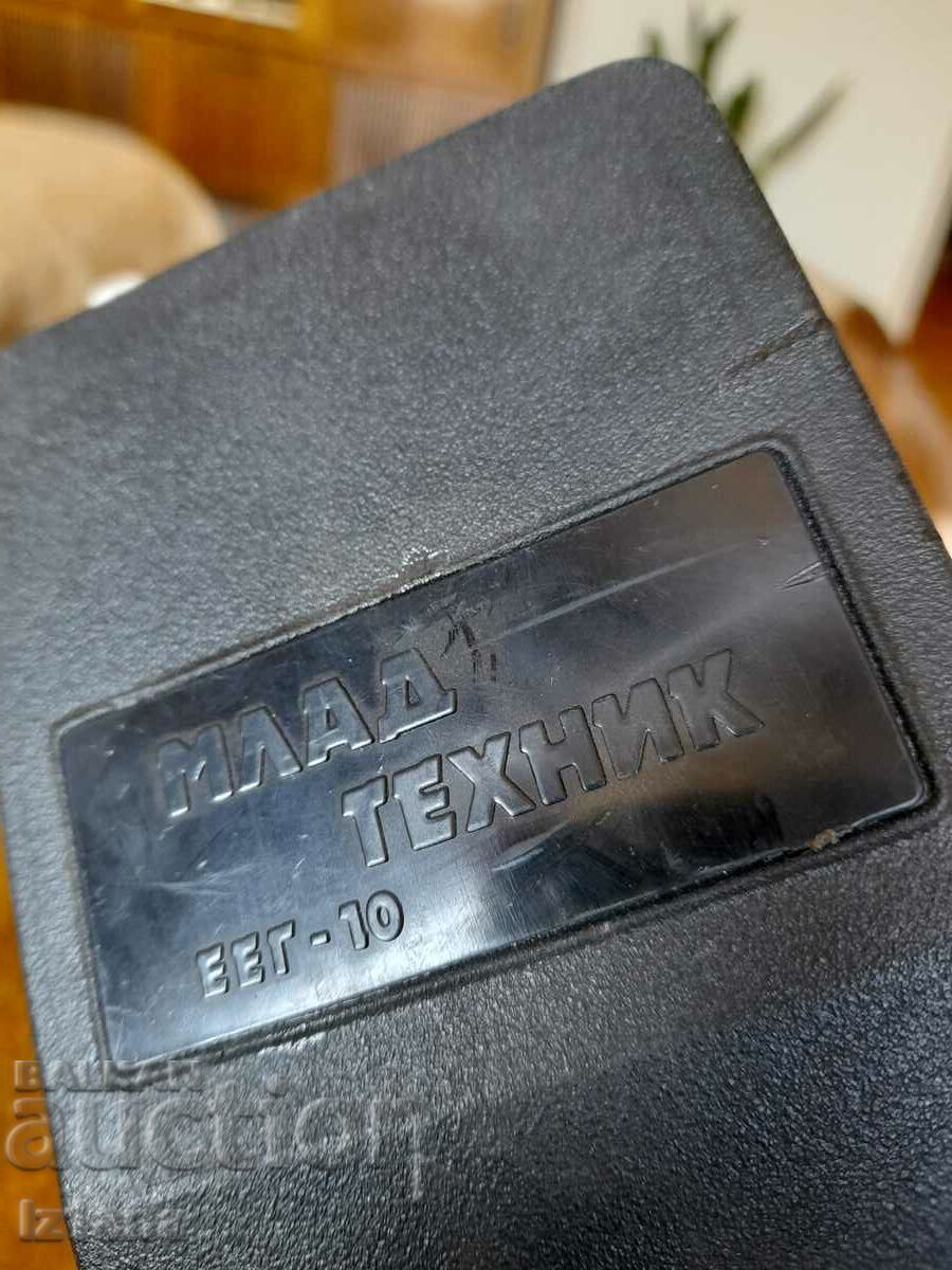 Old power supply Young Technician EEG-10 with price 37.00 BGN | € 18.92 Old power supply Young Technician EEG-10 with price 37.00 BGN | € 18.92