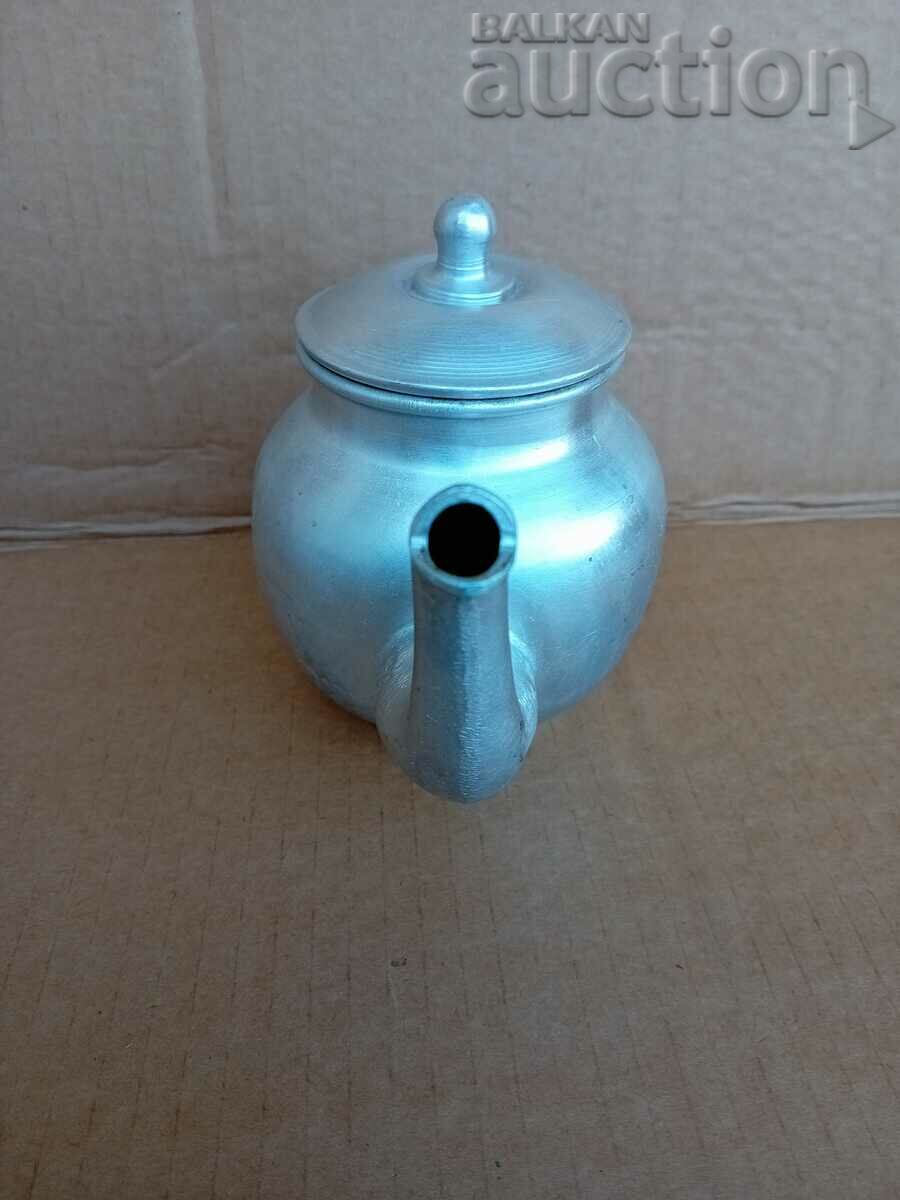 Vintage τσαγιέρα αλουμινίου 50s ρετρό μίνι με τιμή 31.00 BGN | € 15.85 Vintage τσαγιέρα αλουμινίου 50s ρετρό μίνι με τιμή 31.00 BGN | € 15.85