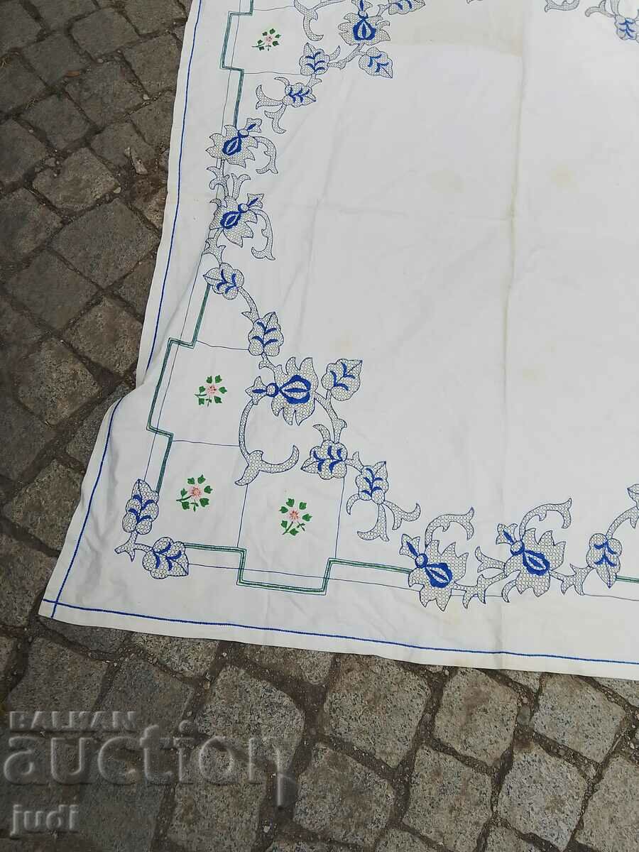 Delivery of Large tablecloth embroidery Delivery of Large tablecloth embroidery