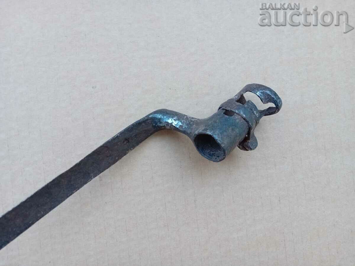 Delivery of Needle bayonet bayonet for vintage capsule rifle 19th century Delivery of Needle bayonet bayonet for vintage capsule rifle 19th century