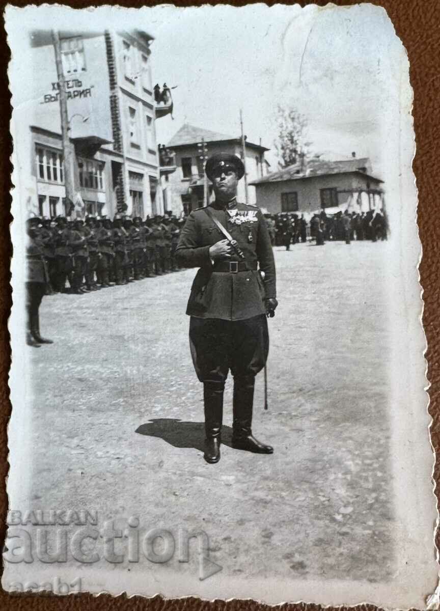 St. Doctor holding a Speech before the army