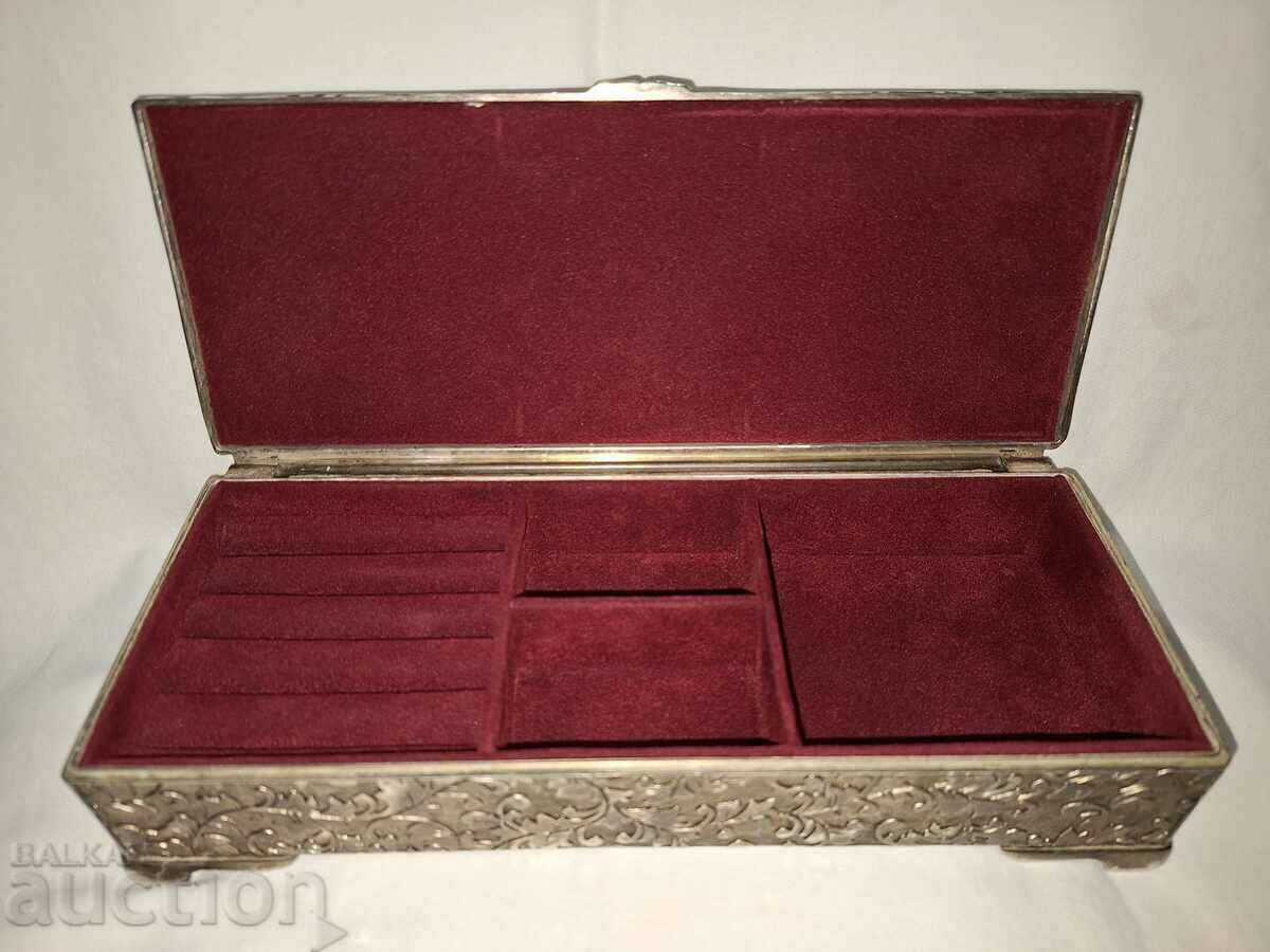 Auction Old large heavy silver plated jewelry box Auction Old large heavy silver plated jewelry box
