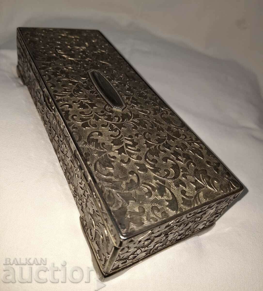 Delivery of Old large heavy silver plated jewelry box Delivery of Old large heavy silver plated jewelry box