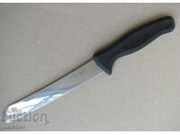 Kitchen knife stainless. stomach 31/3 cm plastic. handle preserved