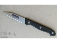 Kitchen knife stainless. stomach 19/2 cm plastic. handle excellent