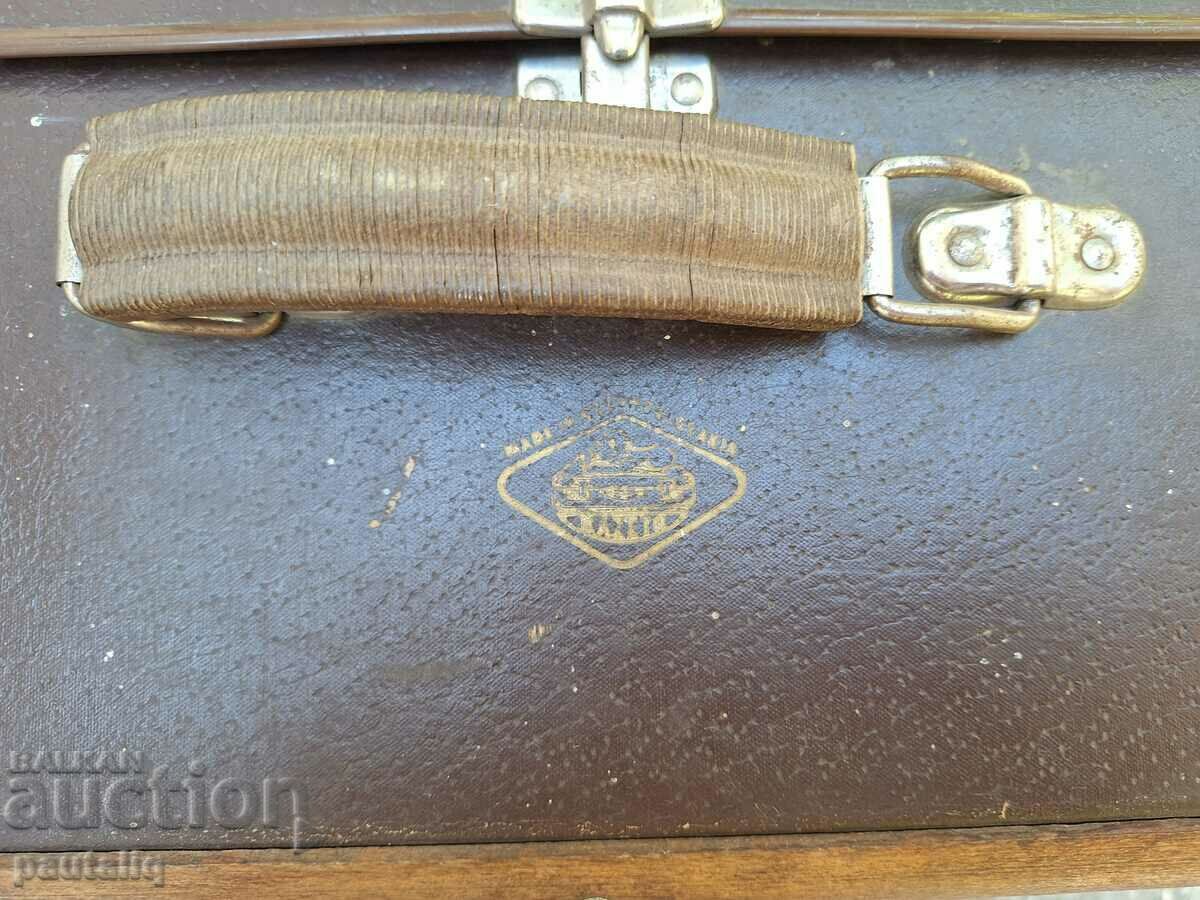 Auction OLD TRAVEL SUITCASE CZECHOSLOVAKIA Auction OLD TRAVEL SUITCASE CZECHOSLOVAKIA