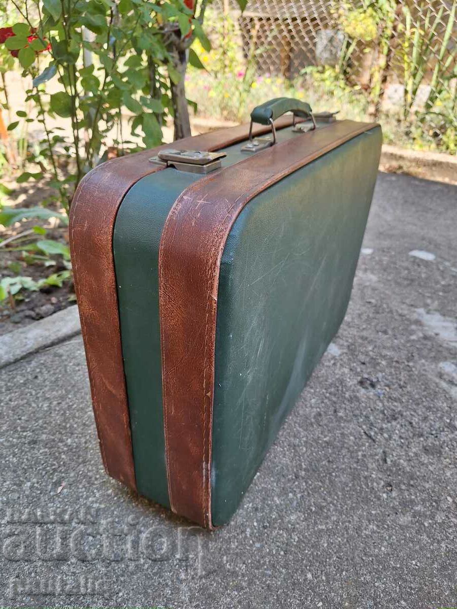 Delivery of TRAVEL SUITCASE Delivery of TRAVEL SUITCASE