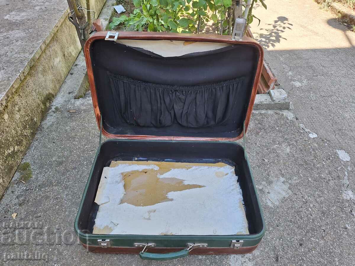 TRAVEL SUITCASE - 7 TRAVEL SUITCASE - 7