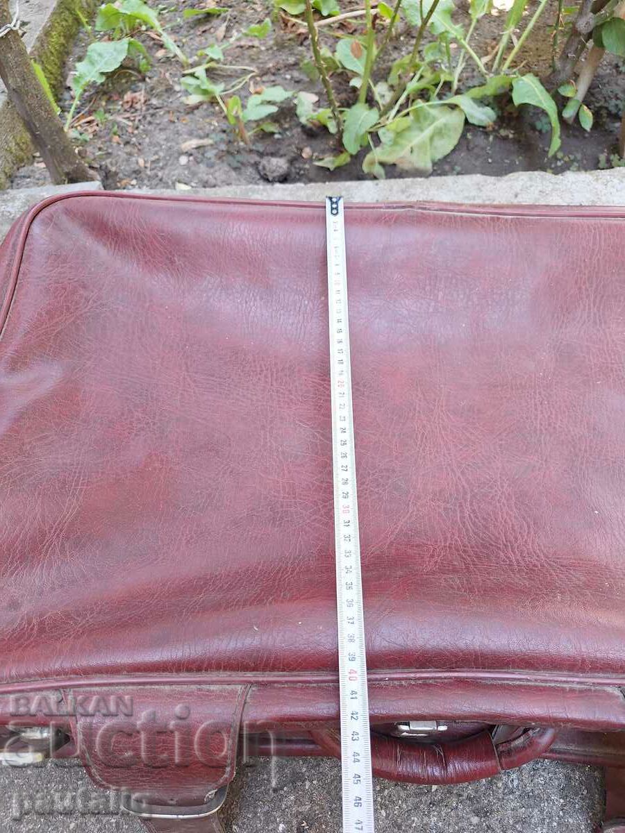 LEATHER TRAVEL SUITCASE - 5 LEATHER TRAVEL SUITCASE - 5