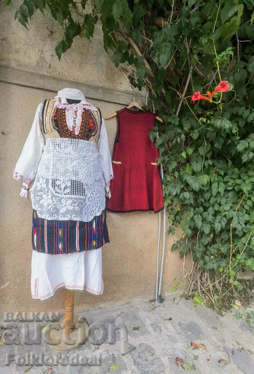 Costum popular pentru femei din satele din câmpiile Ohrid și Struska