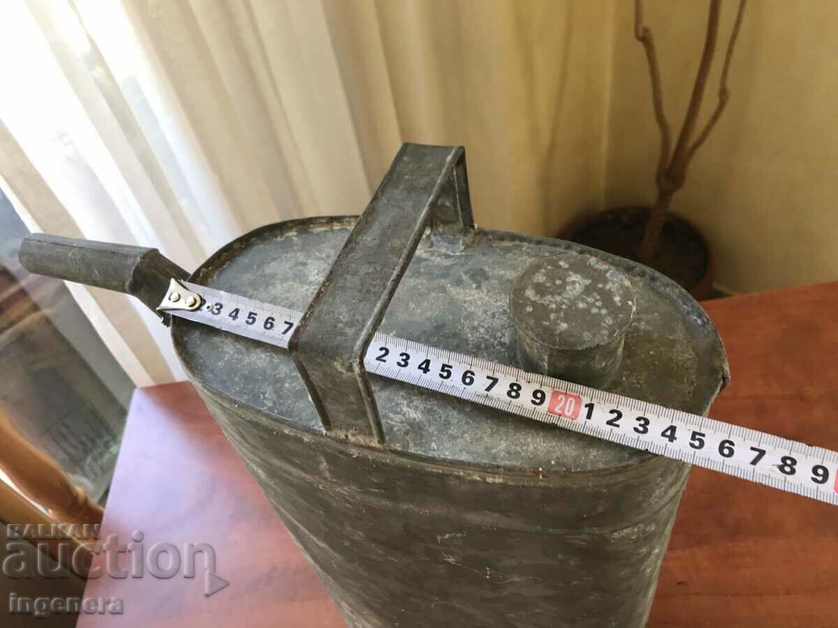 Auction WATERING CAN GALVANIZED OVAL METAL ANTIQUE -8 LITERS Auction WATERING CAN GALVANIZED OVAL METAL ANTIQUE -8 LITERS