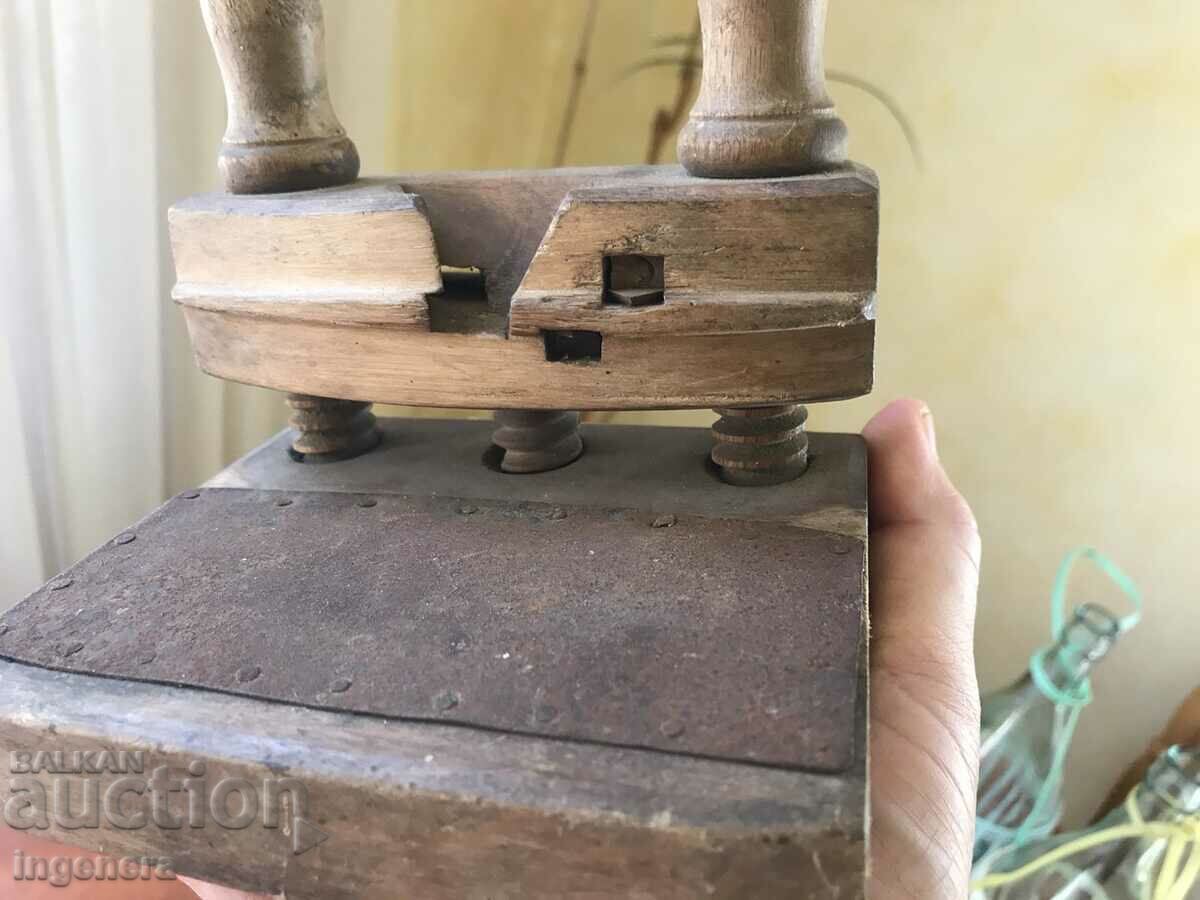 CARPENTRY PLANER FOR RAINBOW DETAILS WITH THREE KNIVES - 6 CARPENTRY PLANER FOR RAINBOW DETAILS WITH THREE KNIVES - 6