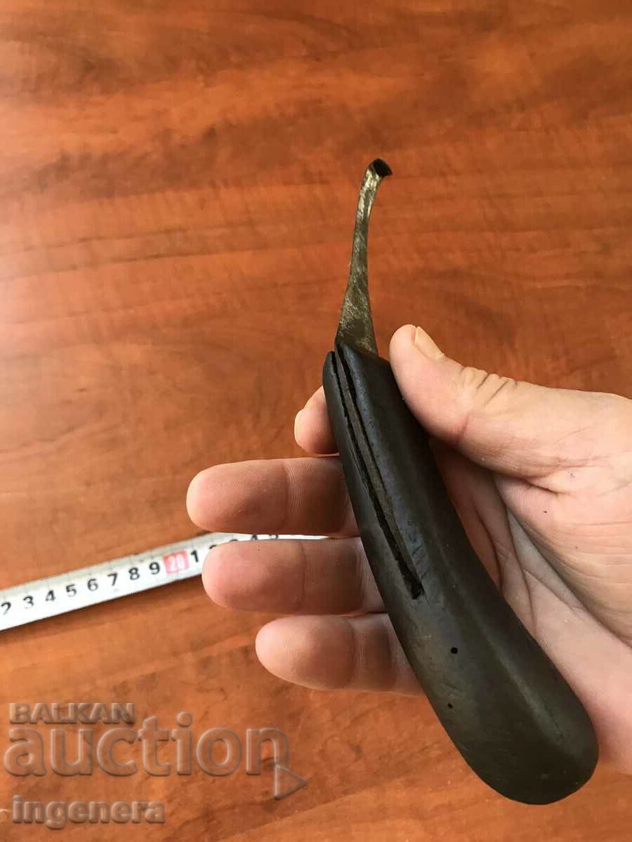 Auction KNIFE TOOL FOR FORGING HORSESHOES OLD HOOF KNIFE Auction KNIFE TOOL FOR FORGING HORSESHOES OLD HOOF KNIFE