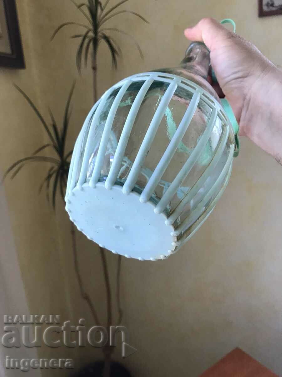 Auction BOTTLE BOTTLE BRAIDED FROM SOCA 1 LITER WITH WOODEN CAP Auction BOTTLE BOTTLE BRAIDED FROM SOCA 1 LITER WITH WOODEN CAP