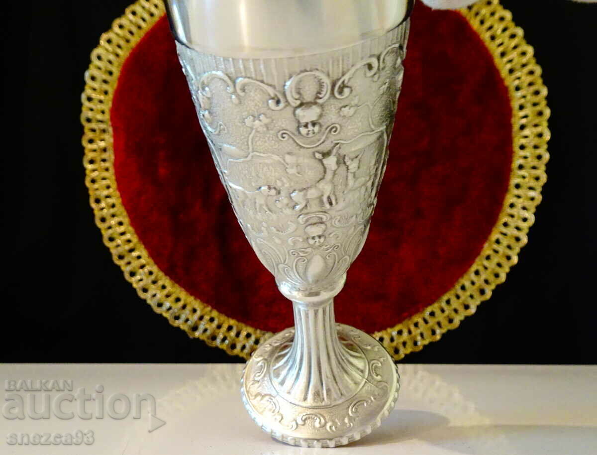 Auction Pewter Bowl, Hunting Scene, Dionysus, Renaissance Auction Pewter Bowl, Hunting Scene, Dionysus, Renaissance