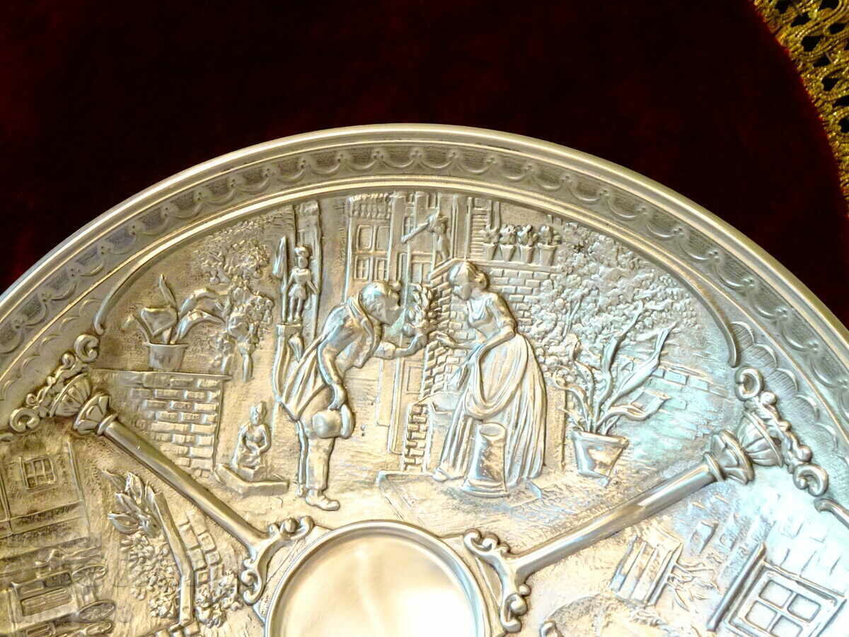 Auction  Kalayna fruit bowl with paintings of Lovers, The Eternal Bridegroom