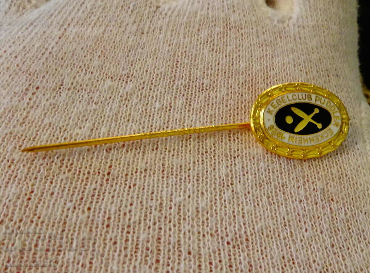 Auction Gold plated tie pin. Auction Gold plated tie pin.