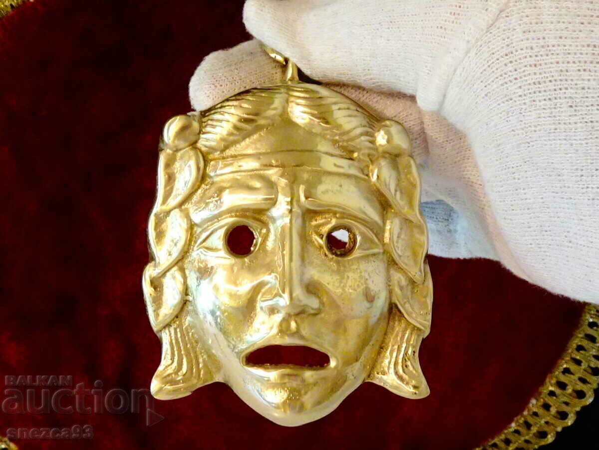 Bronze medallion, mask, Olympian. with price 45.00 BGN | € 23.01 Bronze medallion, mask, Olympian. with price 45.00 BGN | € 23.01