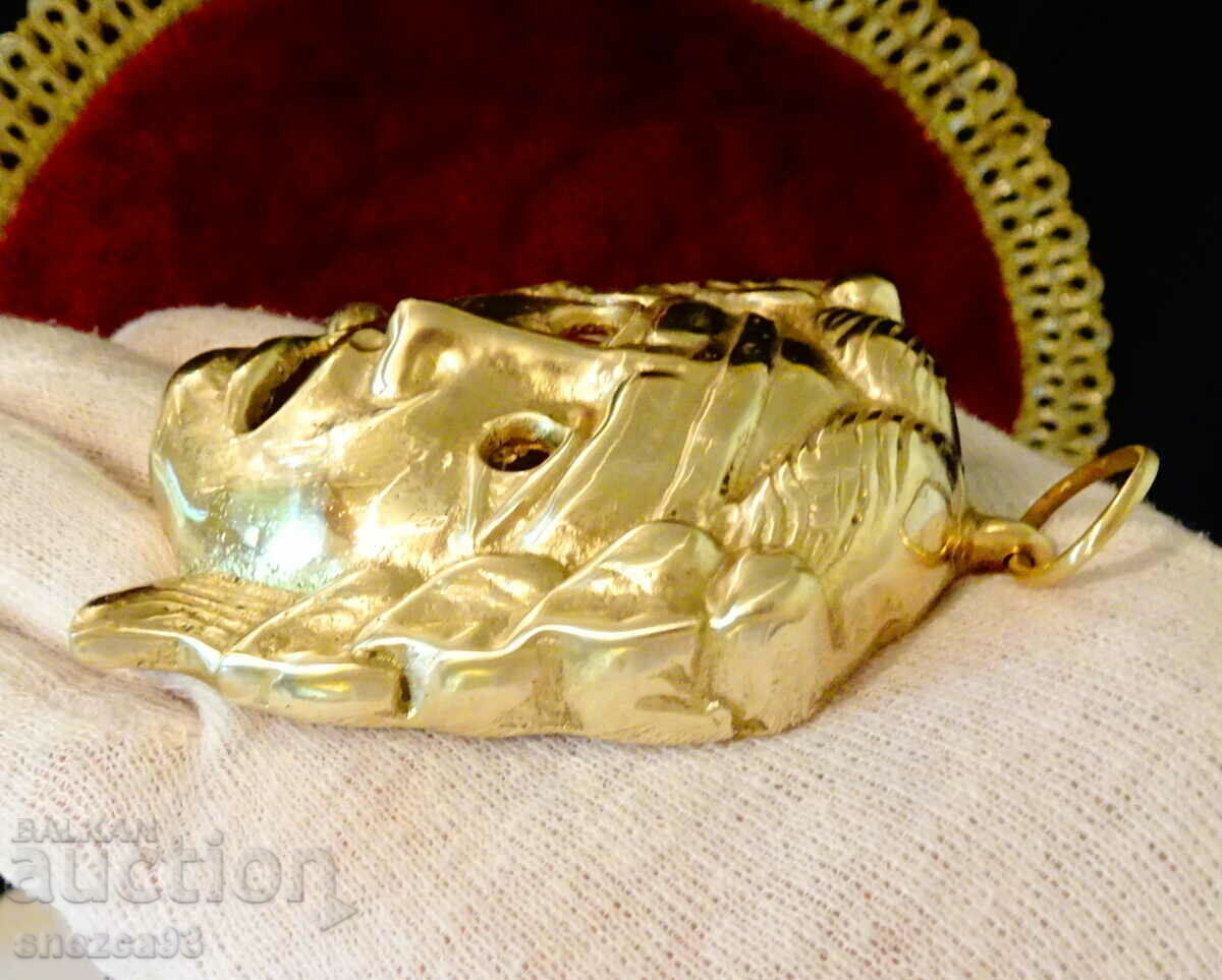 Auction Bronze medallion, mask, Olympian. Auction Bronze medallion, mask, Olympian.