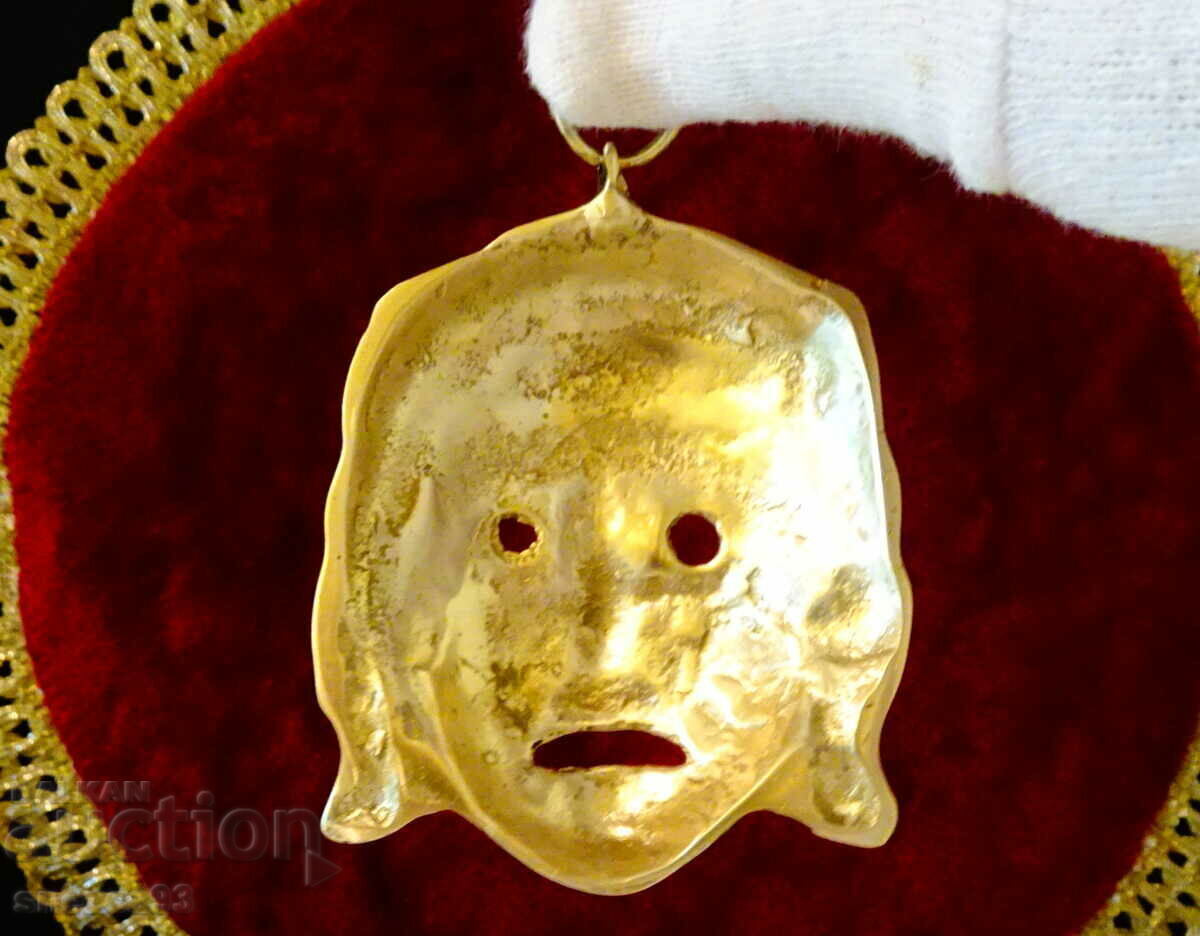 Bronze medallion, mask, Olympian. - 7 Bronze medallion, mask, Olympian. - 7