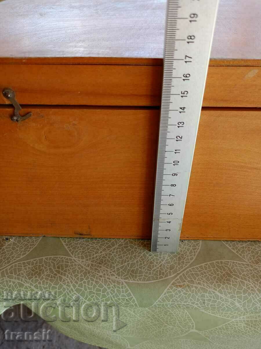 Delivery of Wooden chest, instrumental.