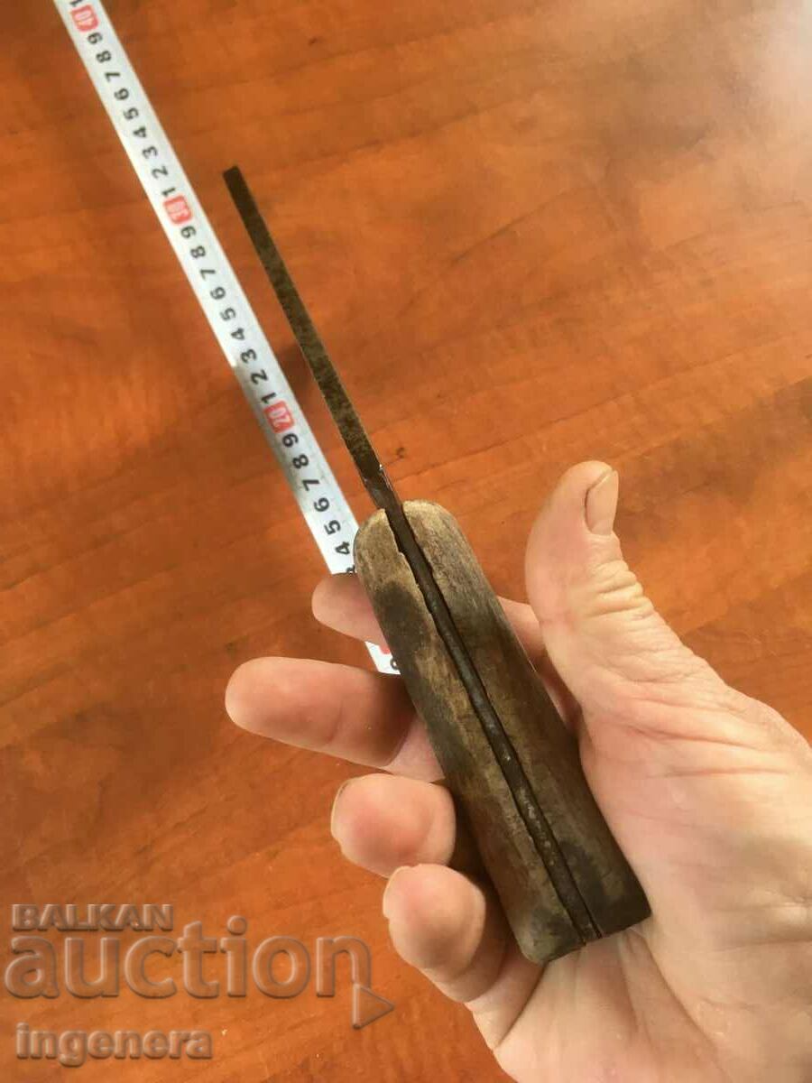 Auction  SUTTER BLADE FORGED TOOL ANCIENT