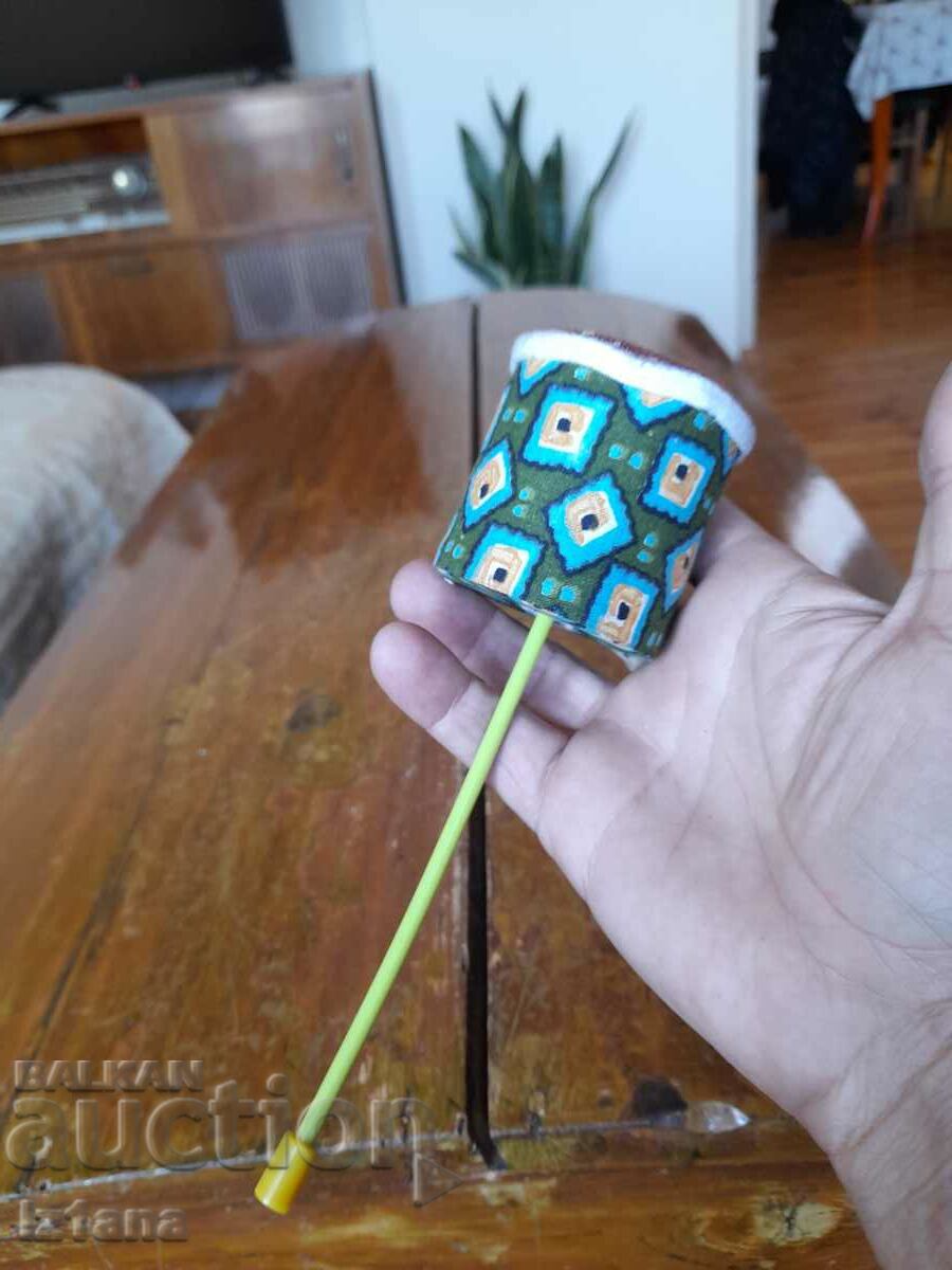 Old toy chicken with price 22.00 BGN | € 11.25 Old toy chicken with price 22.00 BGN | € 11.25