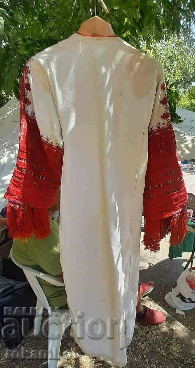 Auction Macedonian women's shirt from the Miyashka region. Auction Macedonian women's shirt from the Miyashka region.