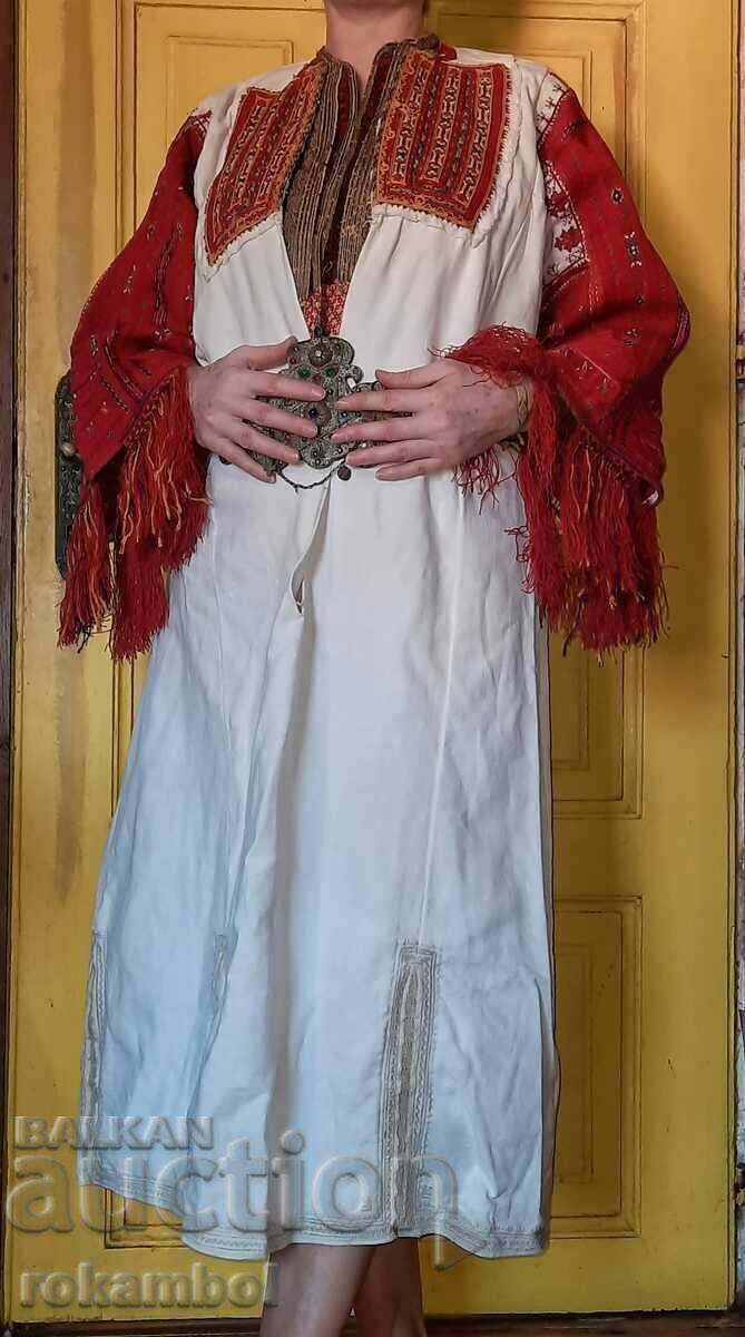 Macedonian women's shirt from the Miyashka region. Macedonian women's shirt from the Miyashka region.