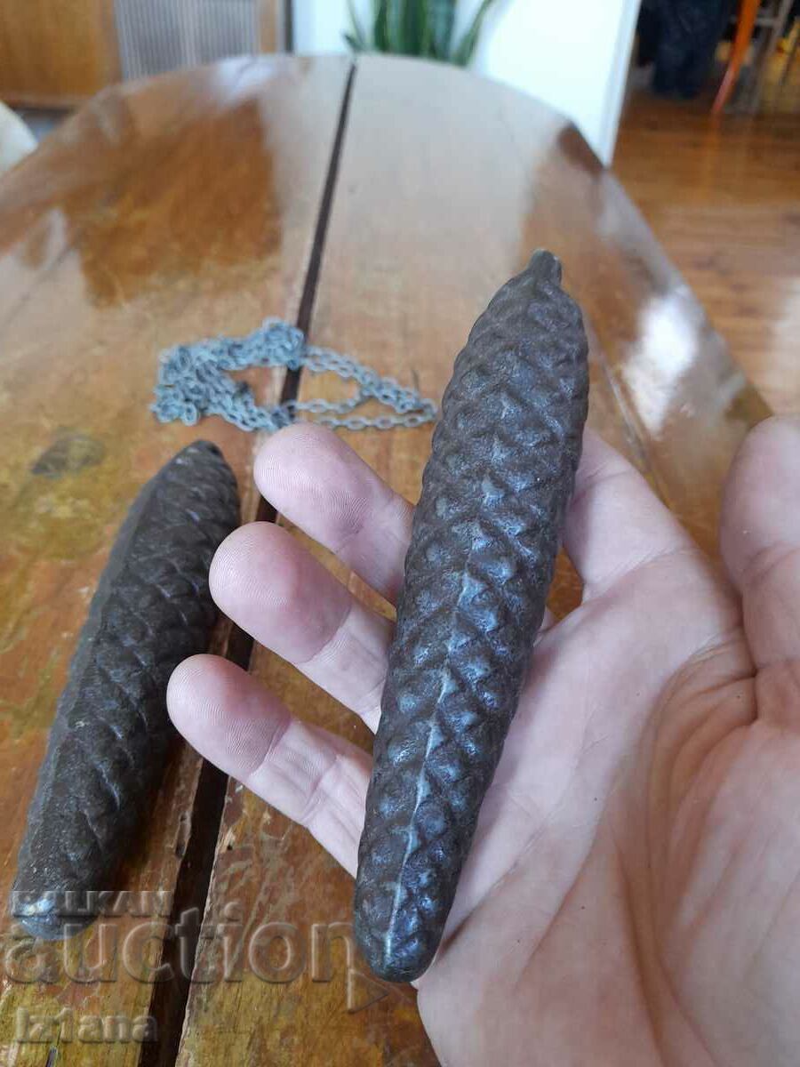 Auction Old wall clock weights Auction Old wall clock weights