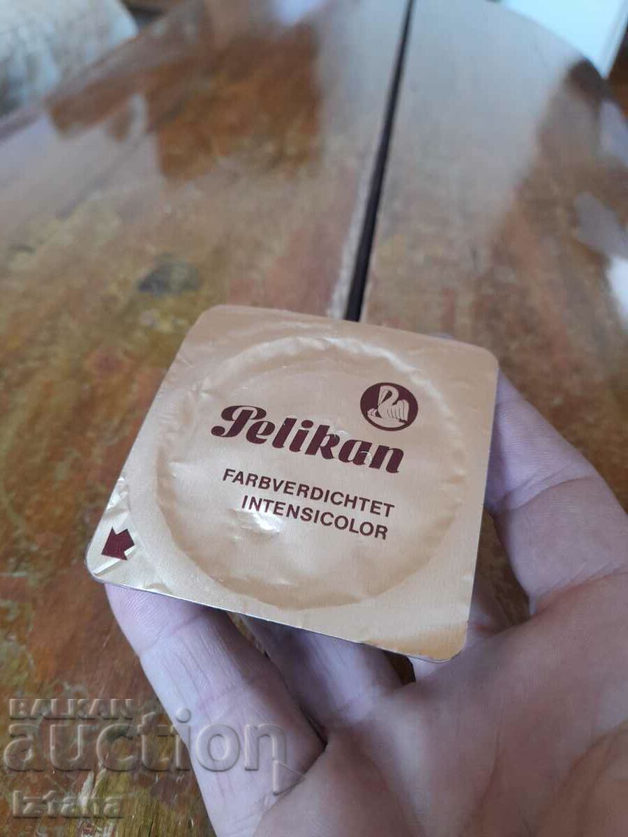 Delivery of Old Pelikan typewriter ribbon Delivery of Old Pelikan typewriter ribbon