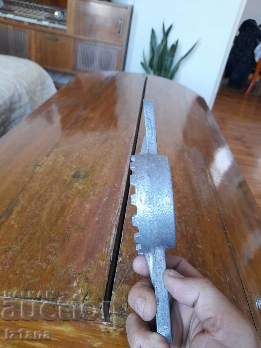 Old jar stopper with price 22.00 BGN | € 11.25 Old jar stopper with price 22.00 BGN | € 11.25