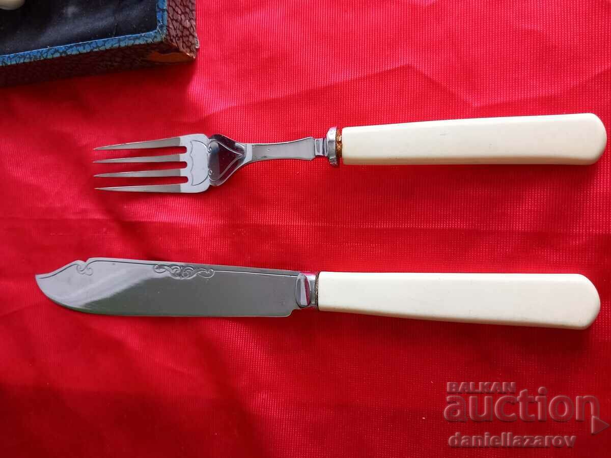 Δημοπρασία Vintage αγγλικά μαχαιροπίρουνα της δεκαετίας του 1930 Δημοπρασία Vintage αγγλικά μαχαιροπίρουνα της δεκαετίας του 1930