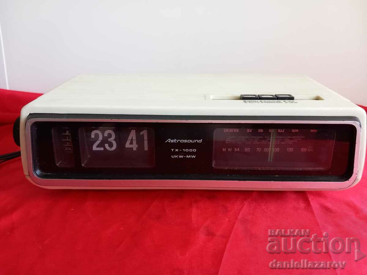 Retro FLIP Radio Chavnik ASTROSOUND 1970s.