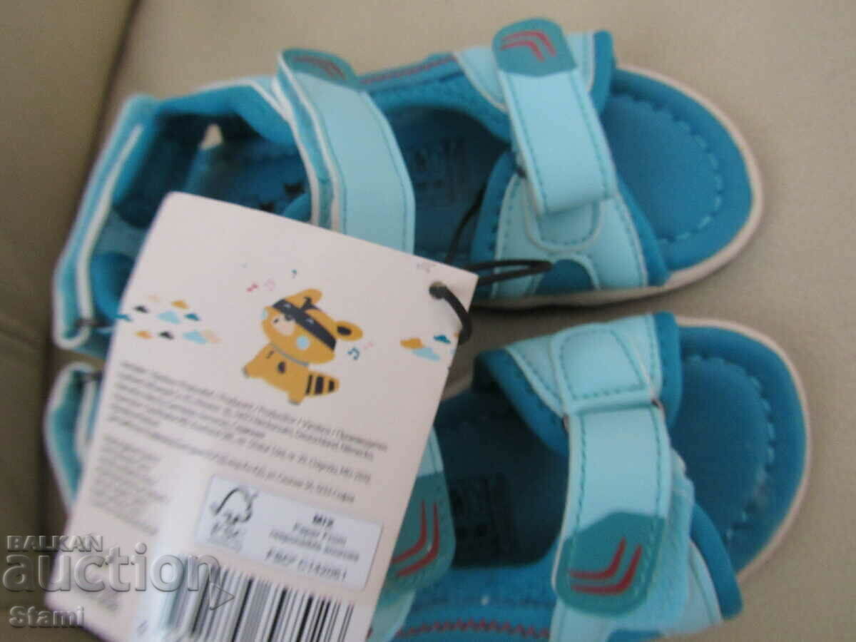 Доставка на Детски  сандали, нови, номер 28