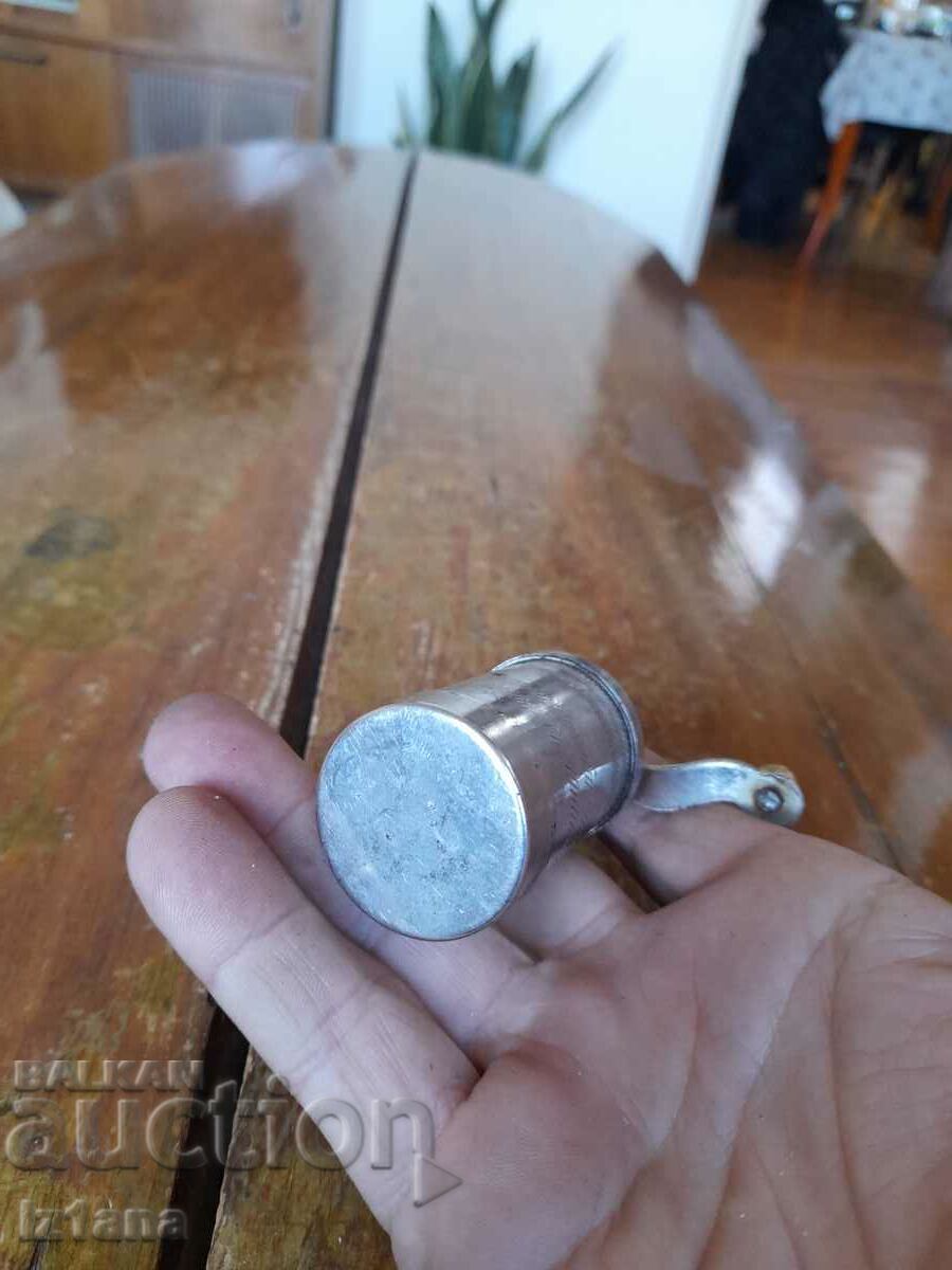 Auction Old grinder, pepper mill Auction Old grinder, pepper mill